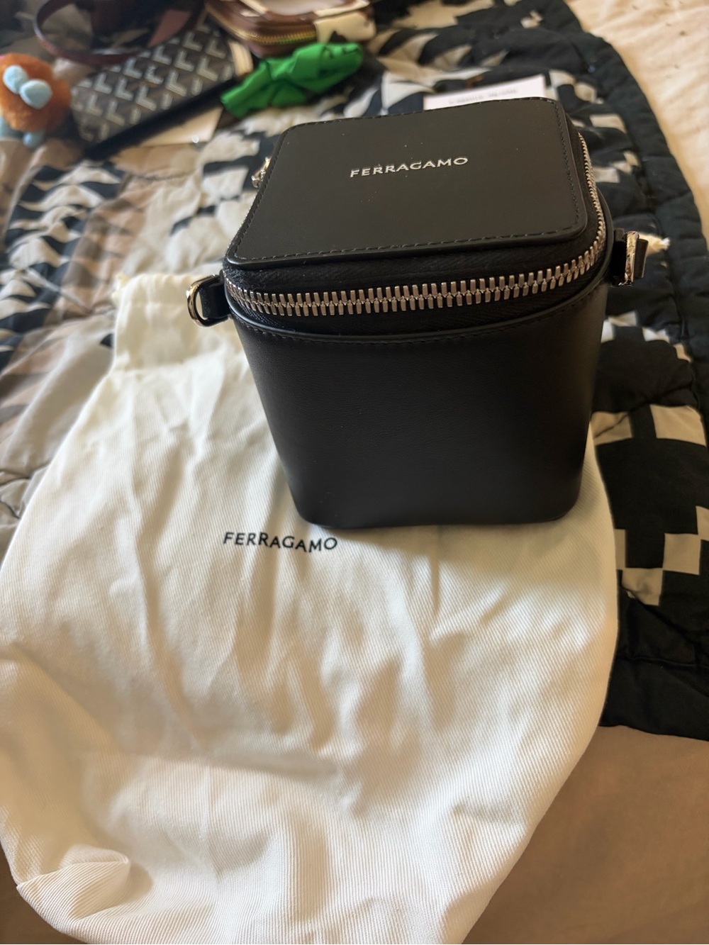 Ferragamo gancini vanity case micro in leather - Picture 2 of 8